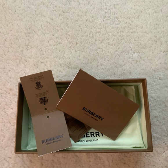 BURBERRY SOMERSET VINTAGE CHECK ZIP CARD HOLDER